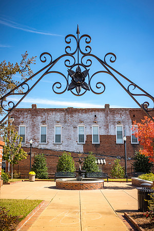 Sandersville - October 2022 - 15 - Park Arch, 101 S. Harris St