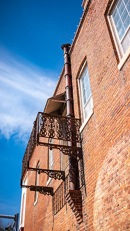 Sandersville - October 2022 - 23 - Chimney and (Former) Balcony, 104 N. Harris St