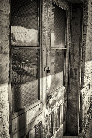 Talbotton - Nov 2022 - 2 - Padlocked Door, 45 Washington Ave