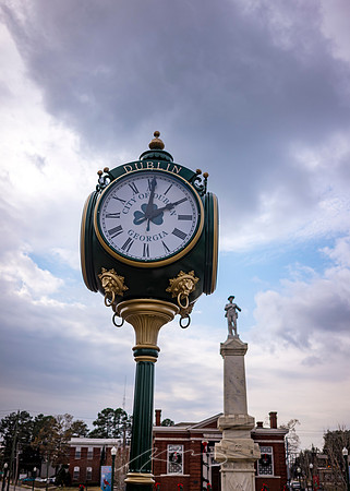 Dublin Downtown - Dec 2022 - 20 - Clock, Confederacy, and Carnagie, Bellevue Ave