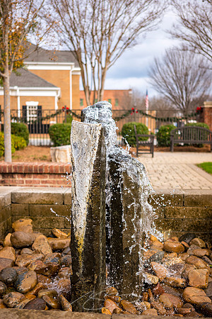 Dublin Downtown - Dec 2022 - 32 - Fountain, N. Monroe St. and Bellevue Ave