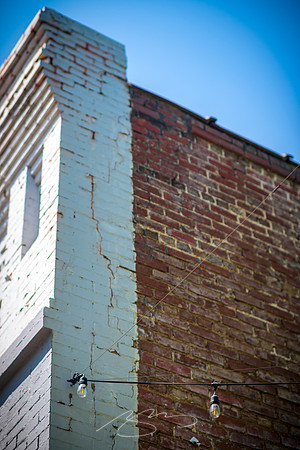 Monroe - Jul 2026 - 41 - Light Detail, Alley Across from Court St.