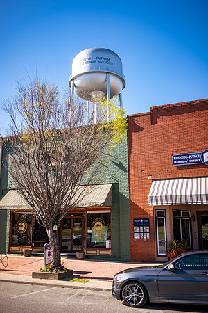 Eatonton - Mar 2023 - 4 - Water Tower, Tree, Chamber, Visitor