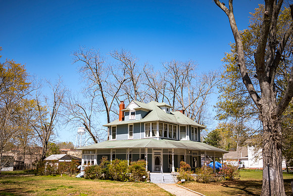 Senoia - March23 - 9 - 204 Bridge St. (%22The Fried Green Tomatoes House%22)
