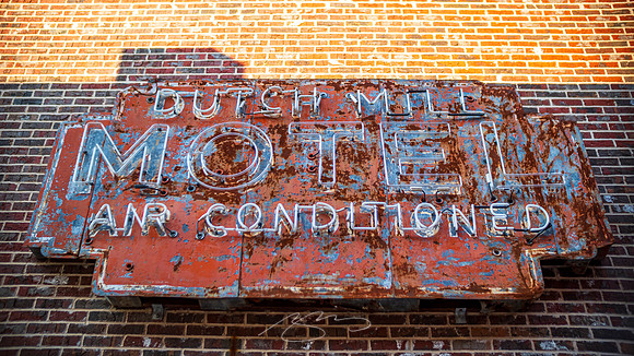 Duluth - Sep 2026 - 7 - Dutch Mill Motel Sign, Parson's Alley, 3530 W. Lawrenceville St.