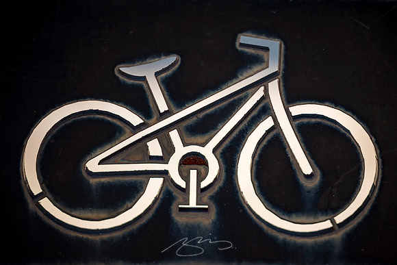 Macon - April 2023 - 20 - Rusty Bicycle (Sign), Poplar & 1st Sts