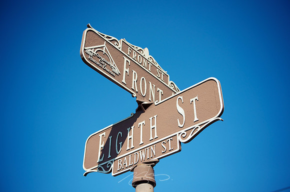 Front and Eighth Street (Sign)