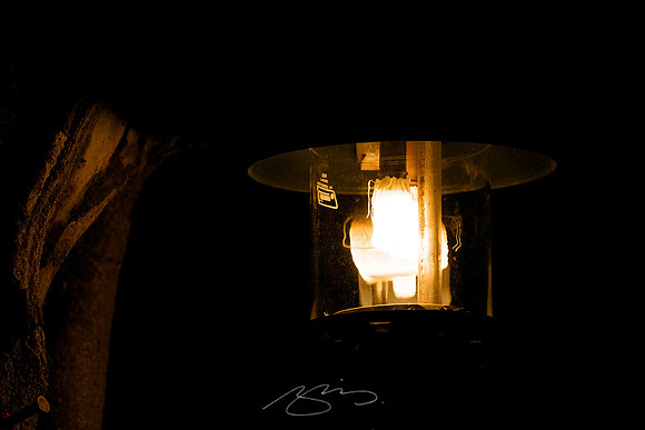 Coleman Lantern, Lit