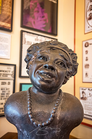 Columbus - July 2023 - 9 - Bust and Albums, Ma Rainey House, 805 5th Ave