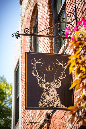Madison - Jun+Jul 2022 - 48 - Hart & Crown Sign, Madison Square