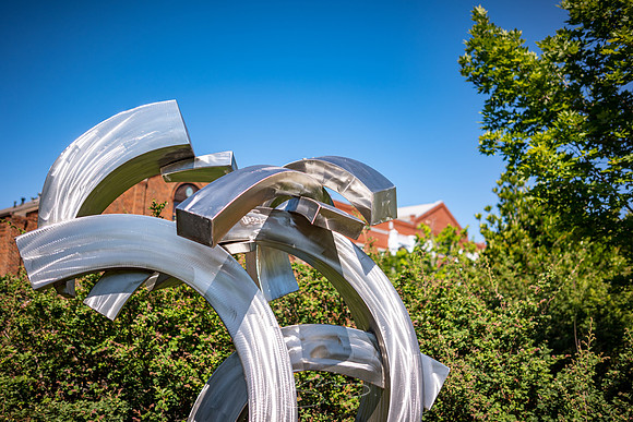 Madison - Jun+Jul 2022 - 121 - Metallic Sculpture, Madison Town Park
