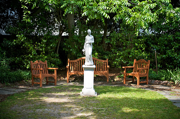 Garden Tour - 562 College - 20