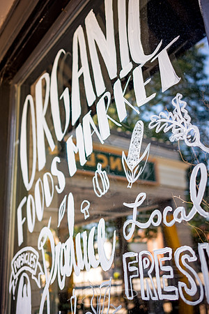 Madison - Jun+Jul 2022 - 51 - Organic Foods Market Window #1